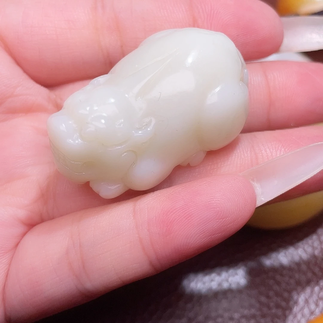颈饰未镶嵌和田玉龙**下