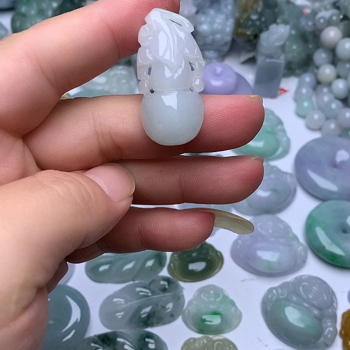 翡翠未镶嵌颈饰天然翡翠