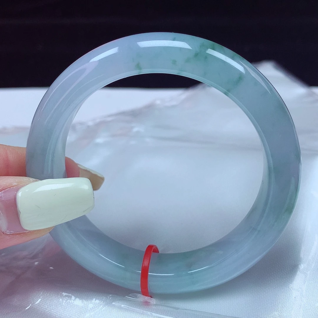 翡翠手镯未镶嵌52圈