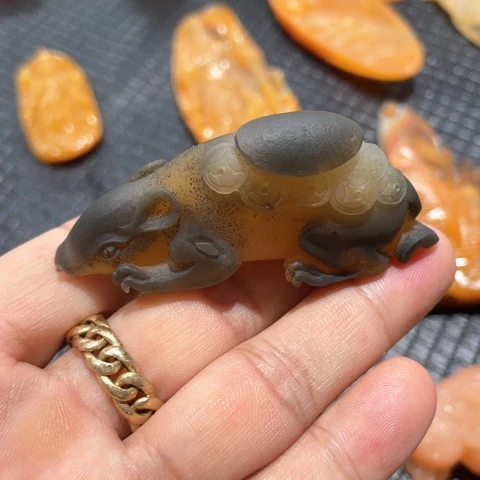【闪购商品】未镶嵌石英质玉（黄龙玉）颈饰