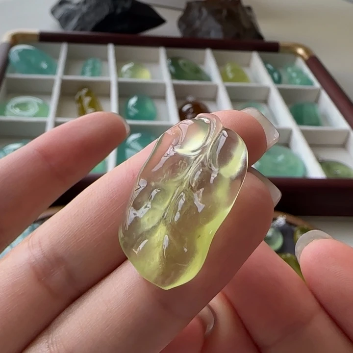 岫玉未镶嵌颈饰岫玉