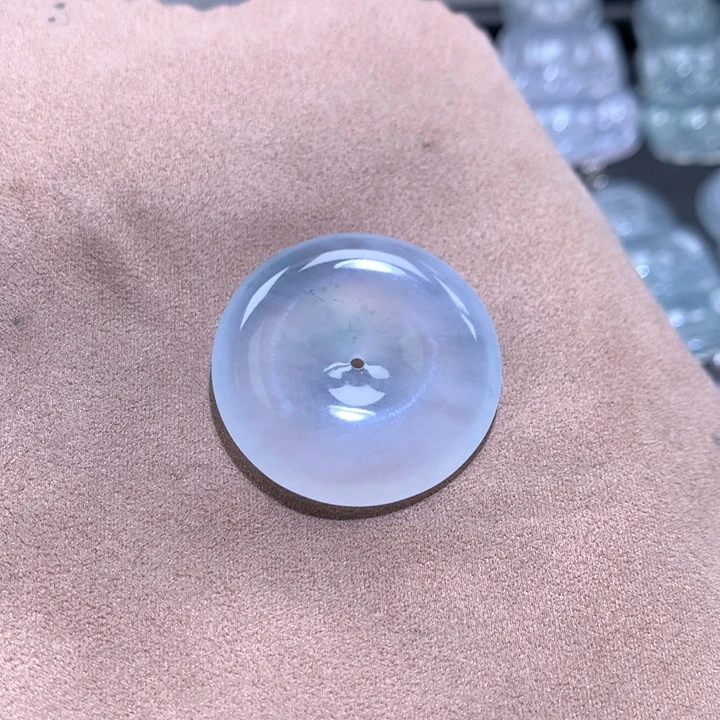 菠***树颈饰未镶嵌翡翠缅甸翡翠