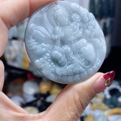 翡翠颈饰未镶嵌翡翠