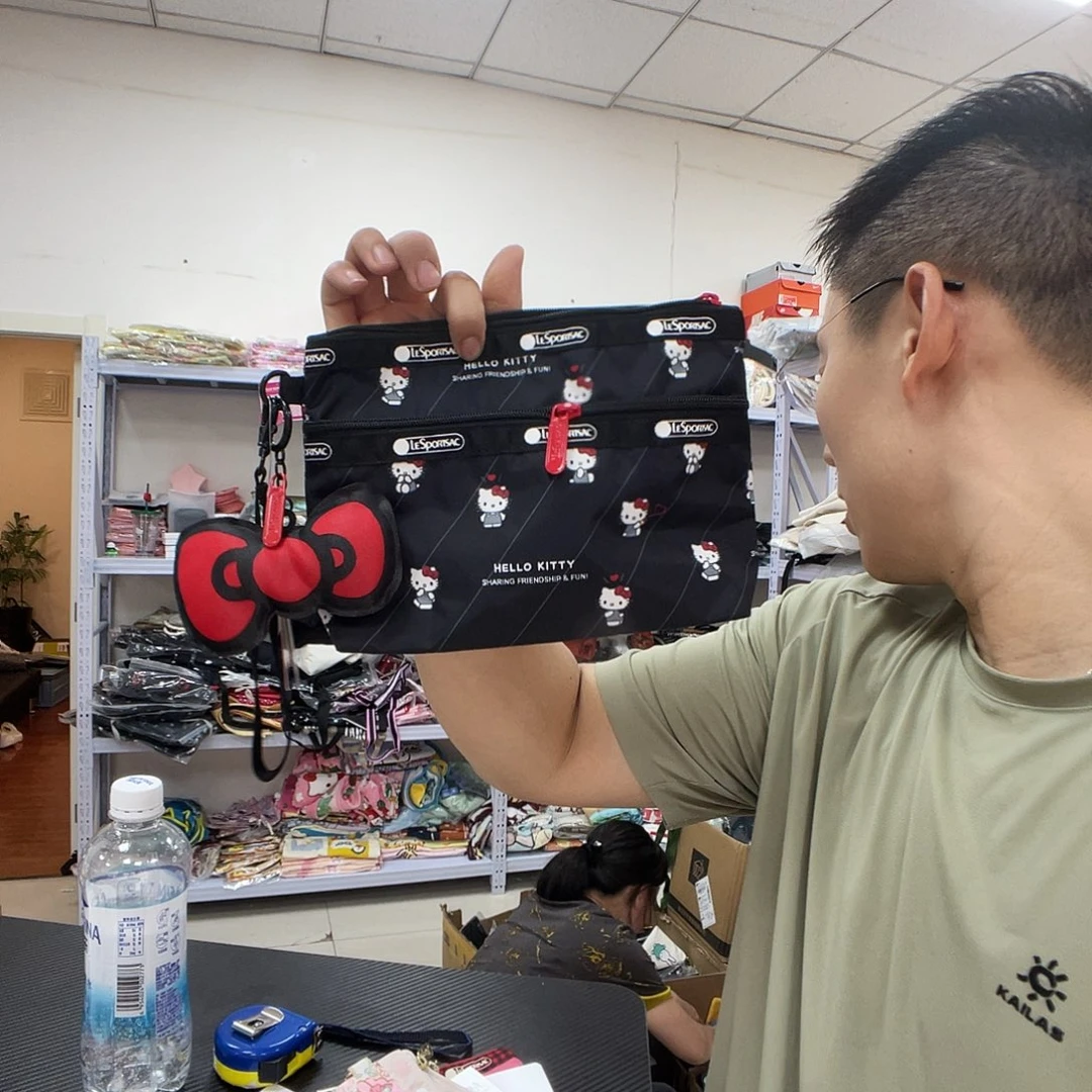 PU化妆包等各种产品和