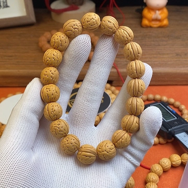 桃核手串肉墩13.5g （尺寸误差0.5之间）