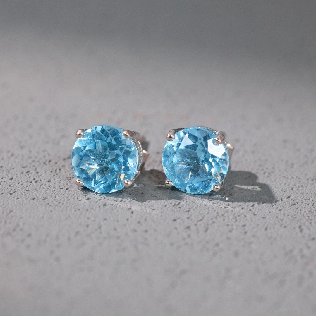 【歪歪】托帕天空蓝耳钉(多样性发一）XB-H5387