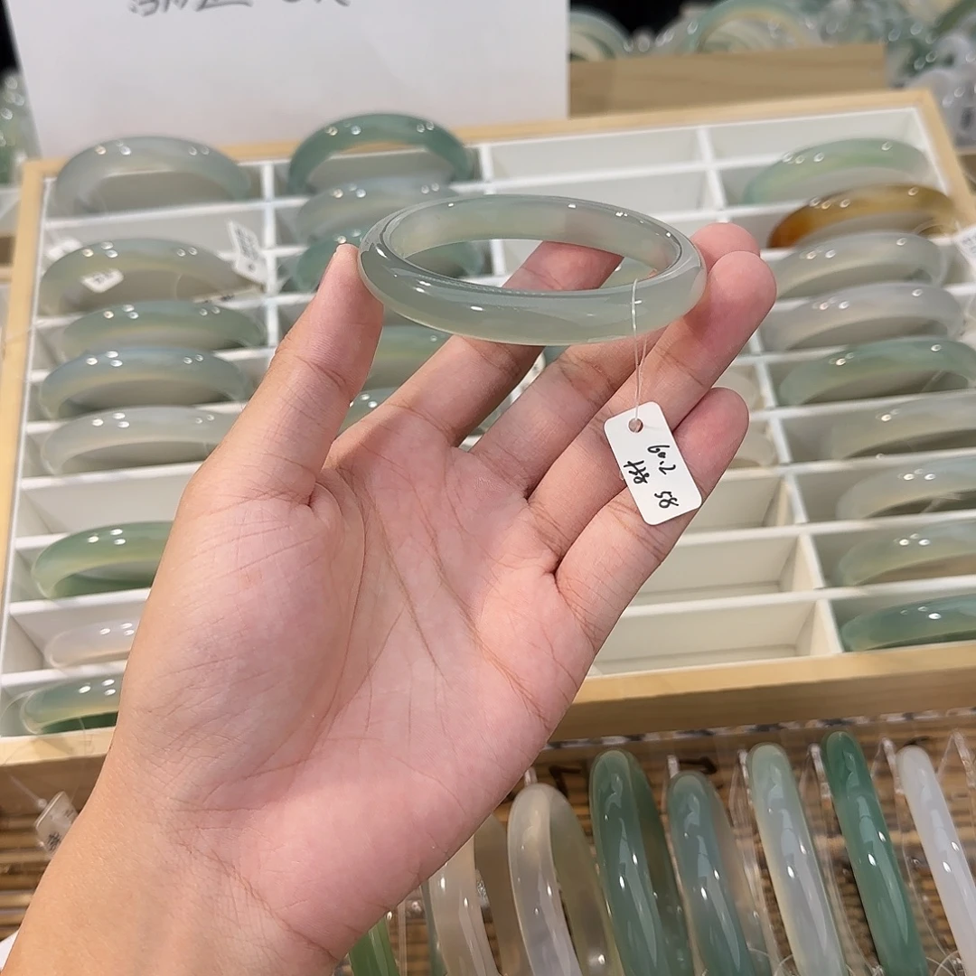 手镯玛瑙/玉髓未镶嵌没有售后圈口60.2