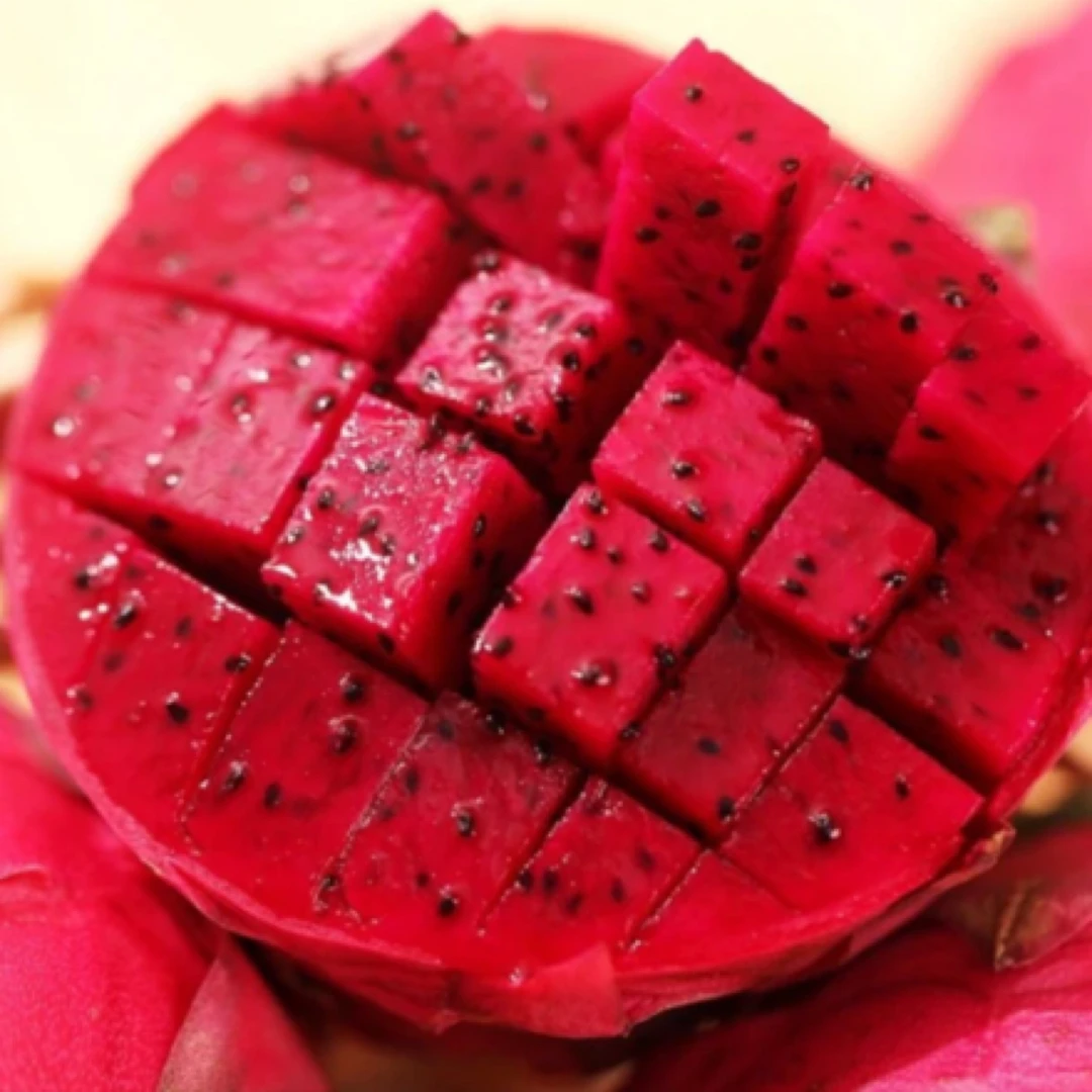 红心火龙果两颗1斤左右