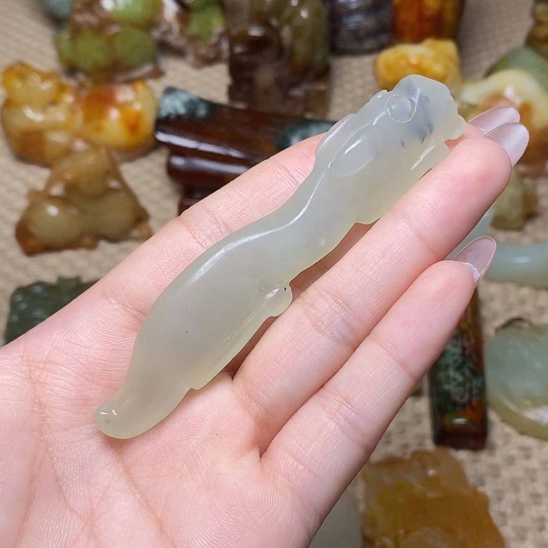 未镶嵌蛇纹石玉颈饰