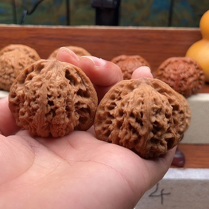 文玩核桃把件49.5南疆石