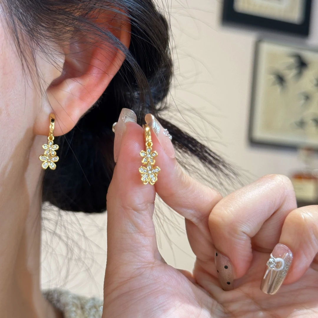 【洞见】满镶锆石花朵吊坠耳扣气质时尚百搭轻奢高级耳环女ES1239