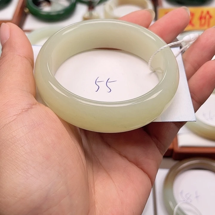 未镶嵌手镯和田玉（糖玉）