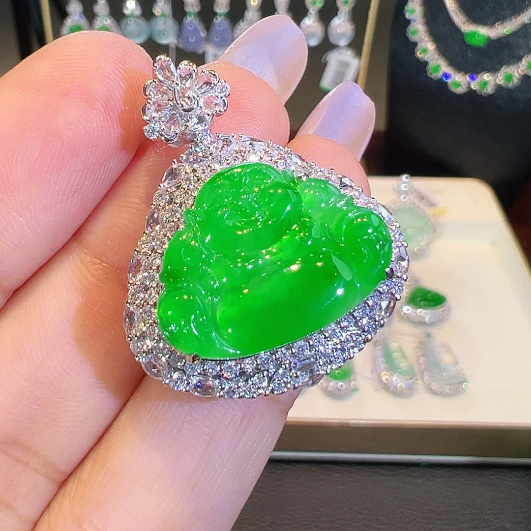 翡翠18K金镶嵌颈饰