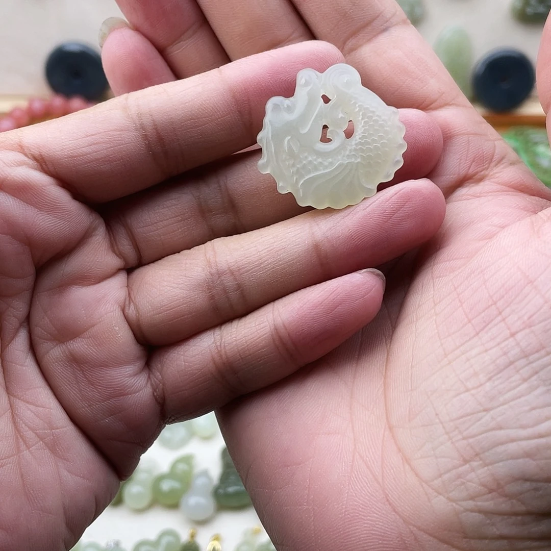 和田玉未镶嵌吊坠(不含链)