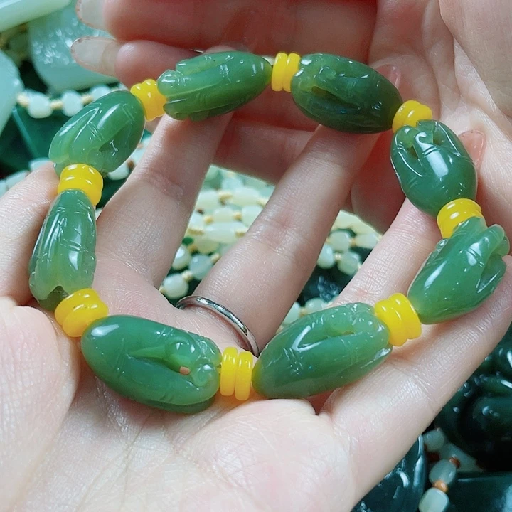 颈饰未镶嵌和田玉