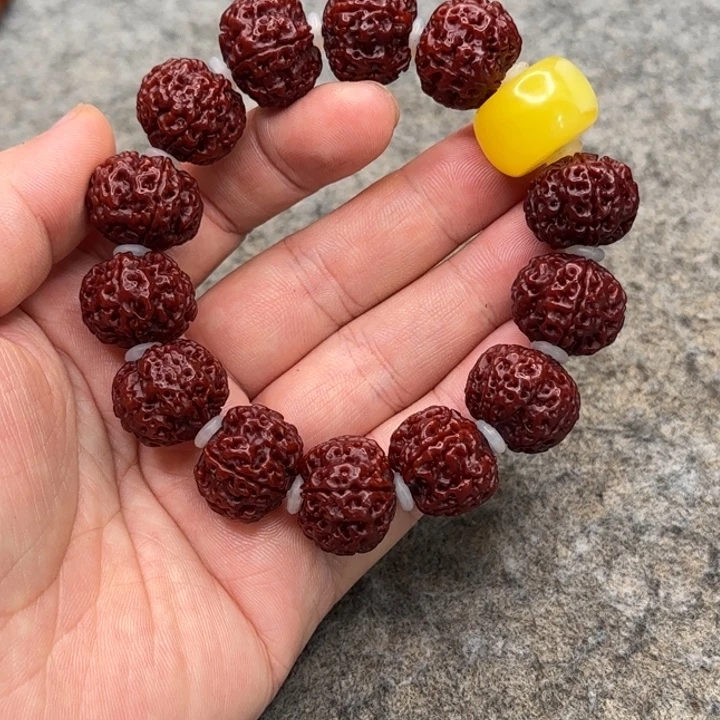 吊坠金刚菩提18mm蜂王手串