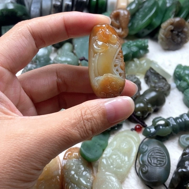 颈饰未镶嵌和田玉