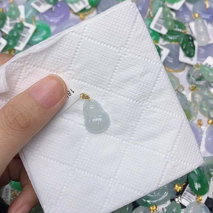 颈饰18K金镶嵌翡翠