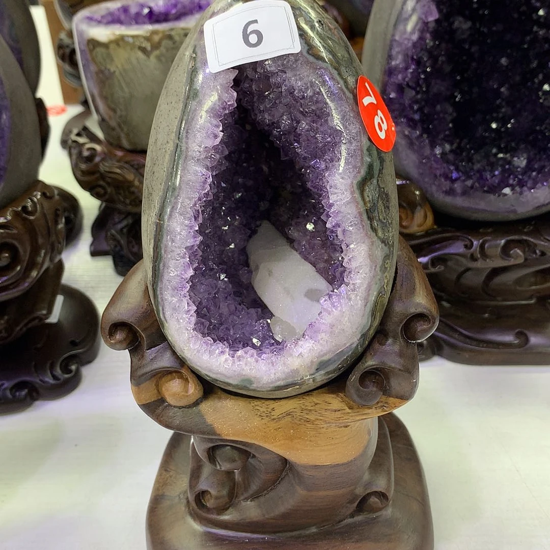 未镶嵌水晶大型摆件（非配饰）