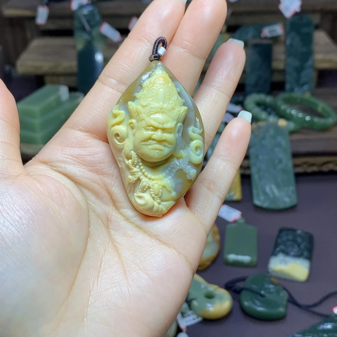 岫岩河磨玉（透闪石质玉）颈饰未镶嵌物**非