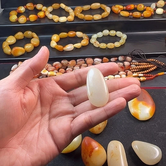 茂***6颈饰未镶嵌和田玉