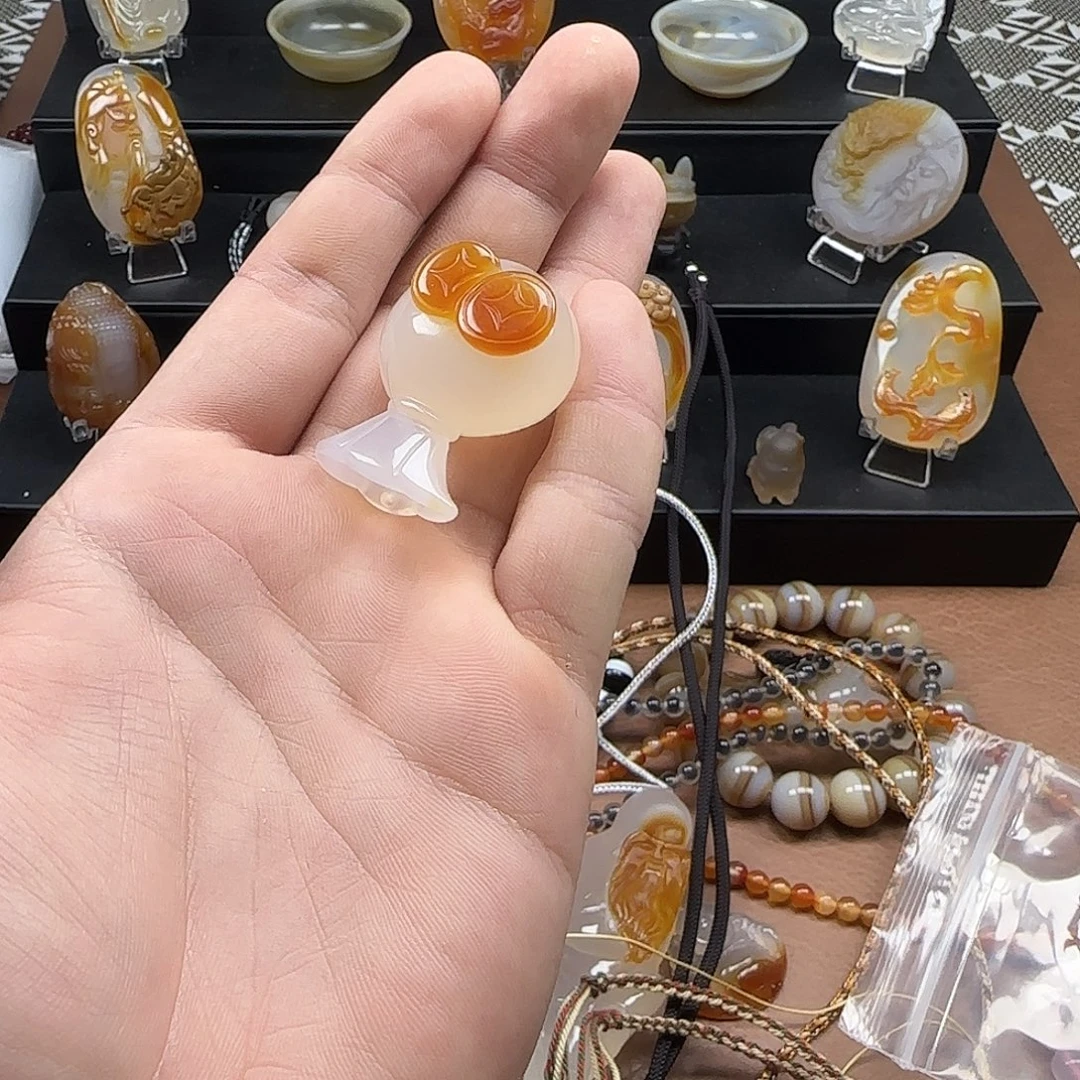 ****》玛瑙/玉髓未镶嵌颈饰