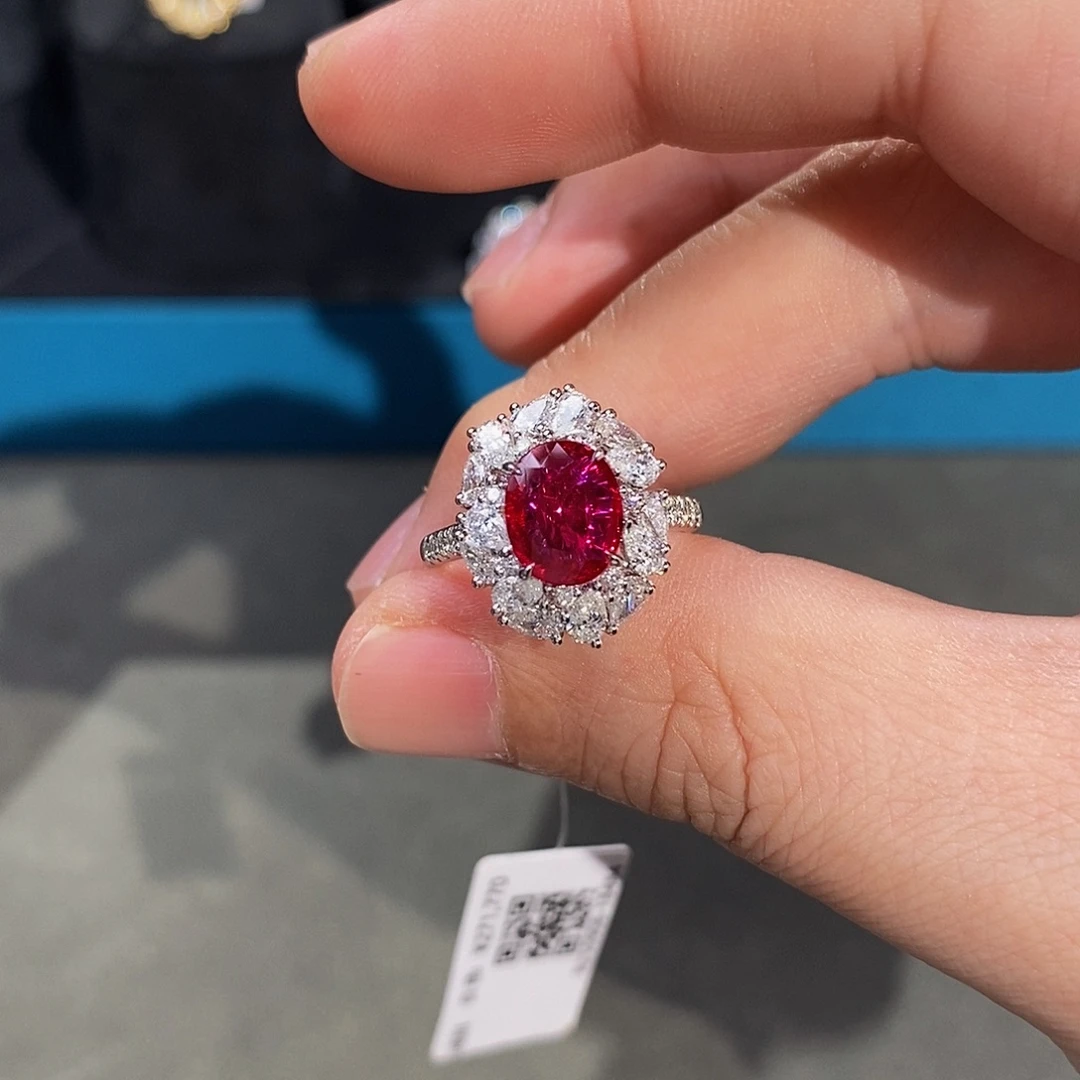 戒指18K金镶嵌红宝石GRS无烧鸽血红2.18ct