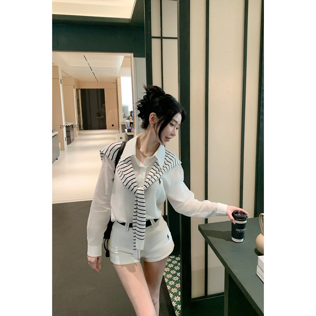 毛妮LADIESFIRST【女团腿精】小马刺绣提臀牛仔短裤女配腰带L1832
