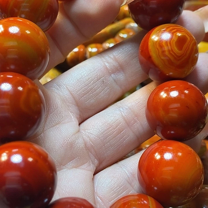 向***发玛瑙/玉髓未镶嵌手链