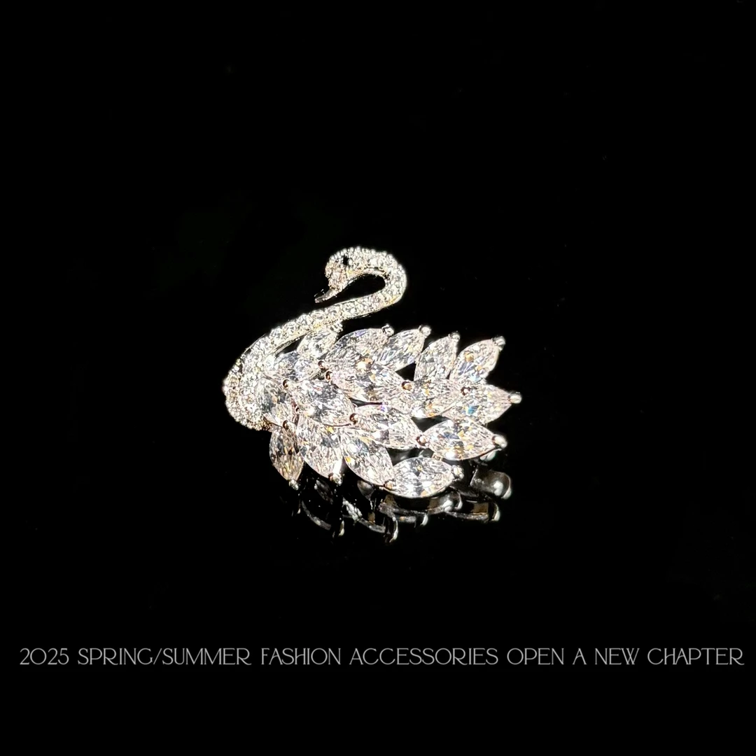 铜合金胸针 镀k金 2025款C8358【月光天鹅】Jeannie zoo 胸针
