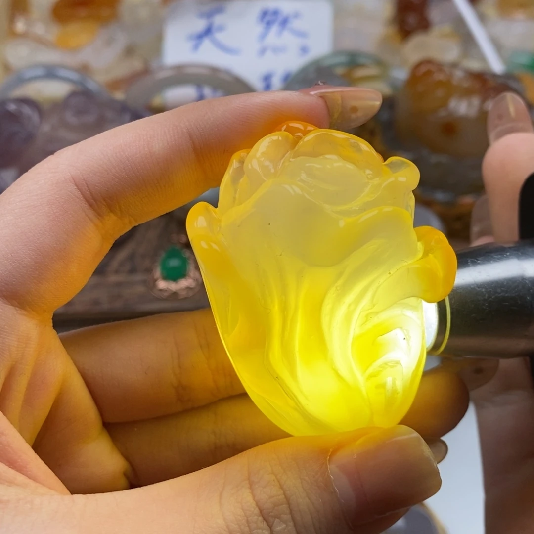 樊***嫣玛瑙/玉髓未镶嵌颈饰