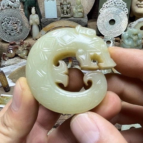 和田玉（糖玉）未镶嵌颈饰