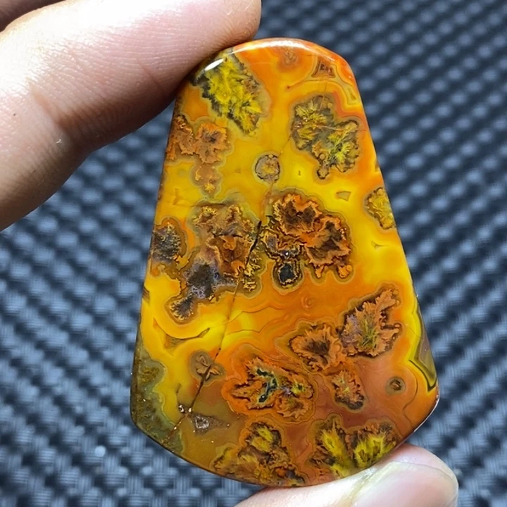 玛瑙/玉髓颈饰未镶嵌给****呐