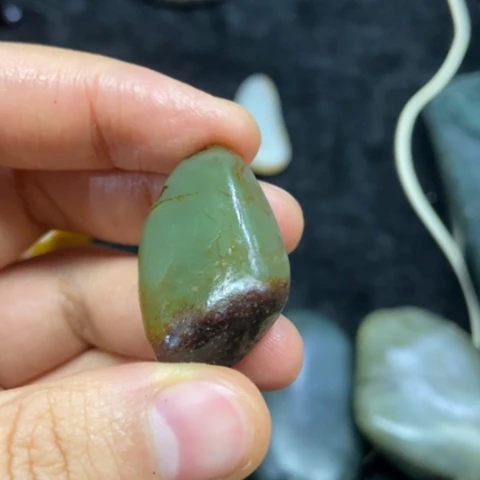 贤***祖未镶嵌和田玉（糖玉）挂件