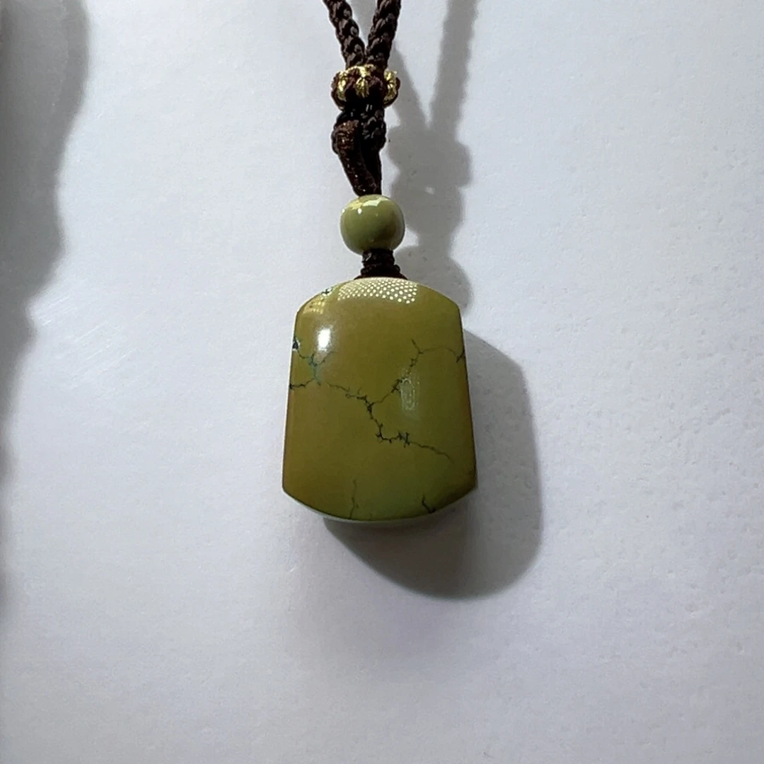 绿松石未镶嵌挂件