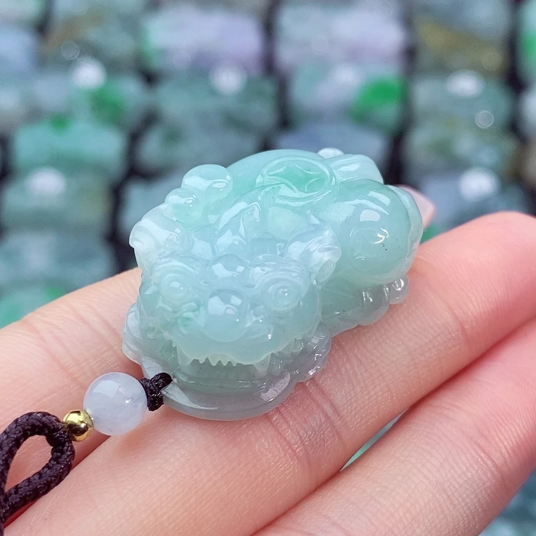 颈饰未镶嵌翡翠天然