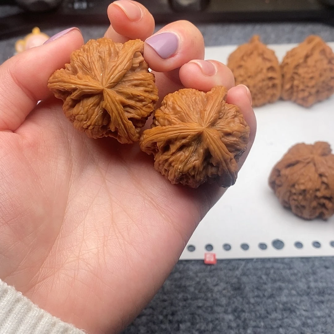 吊坠文玩核桃掌**人