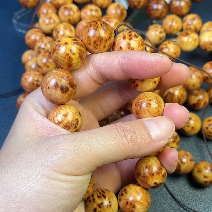 柏木（崖柏）其他18留疤吊坠