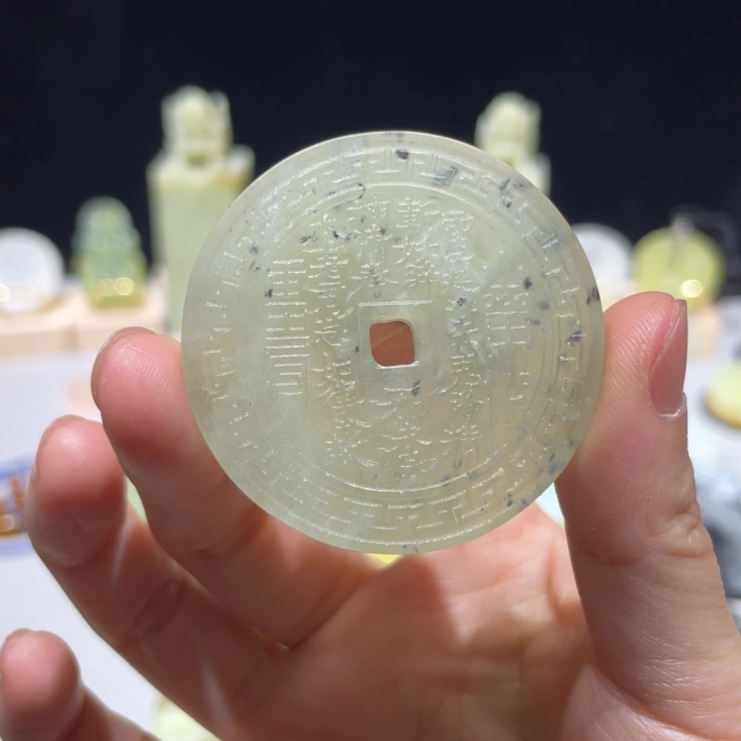 岫玉未镶嵌颈饰颈饰2