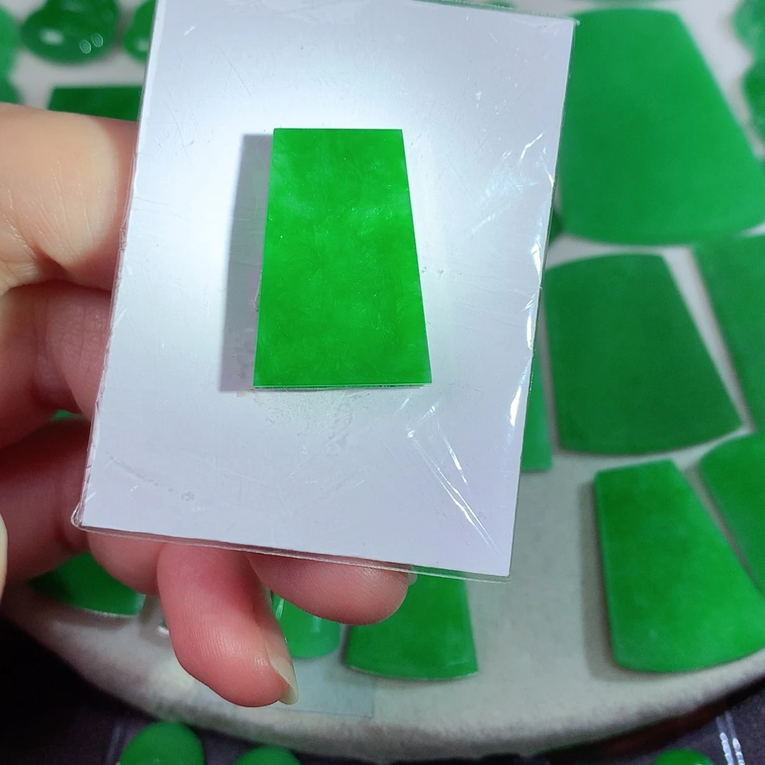 颈饰未镶嵌翡翠天然翡翠