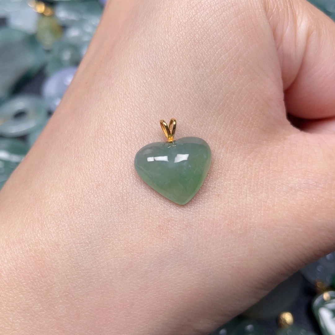 翡翠颈饰18K金镶嵌翡翠