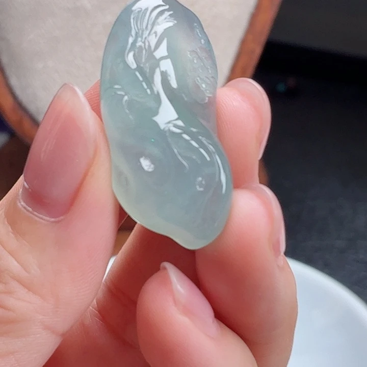 别***凸翡翠未镶嵌颈饰天然A货翡翠