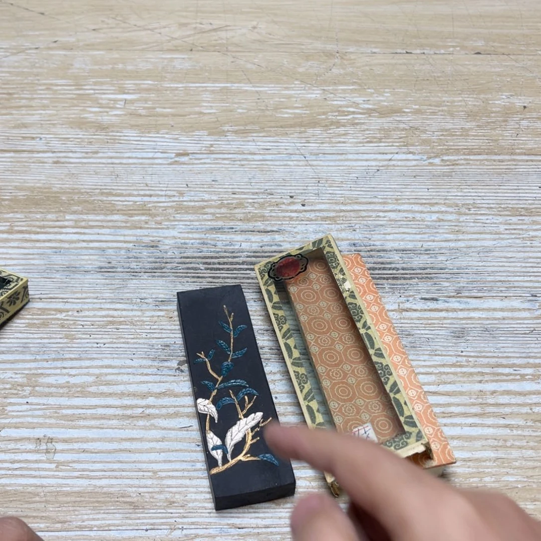 瓷片草****3密密麻麻地排列着