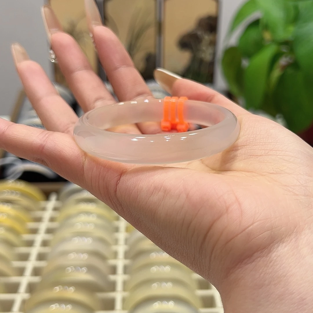 早***好玛瑙/玉髓未镶嵌手镯