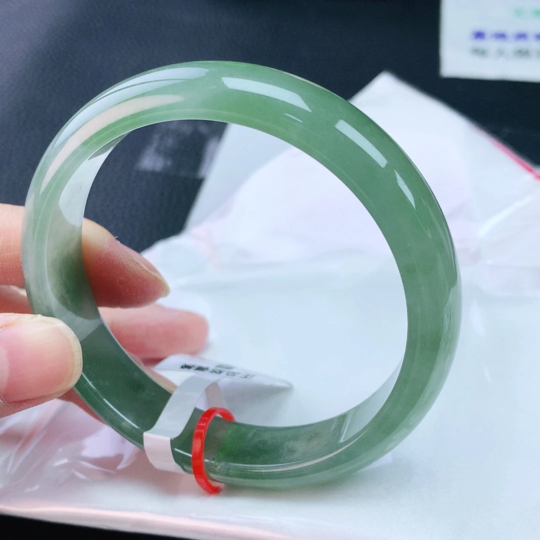 翡翠手镯未镶嵌58圈