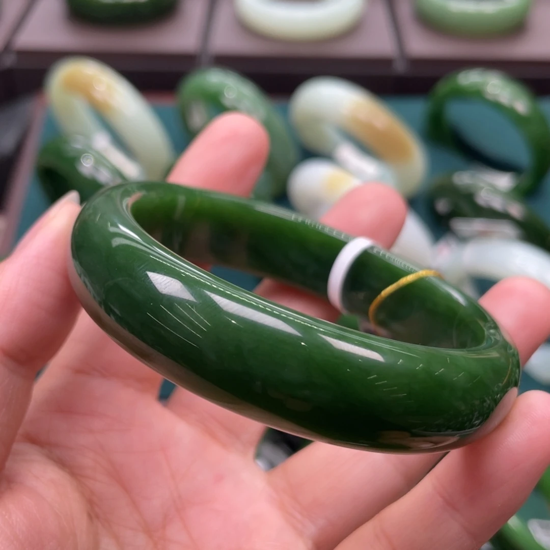 和田玉（碧玉）未镶嵌手镯6061