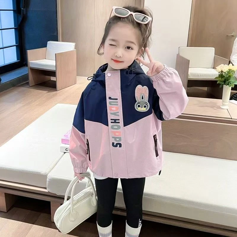 女童春秋装外套2025新款儿童洋气朱迪兔子连帽风衣女孩春季冲锋衣