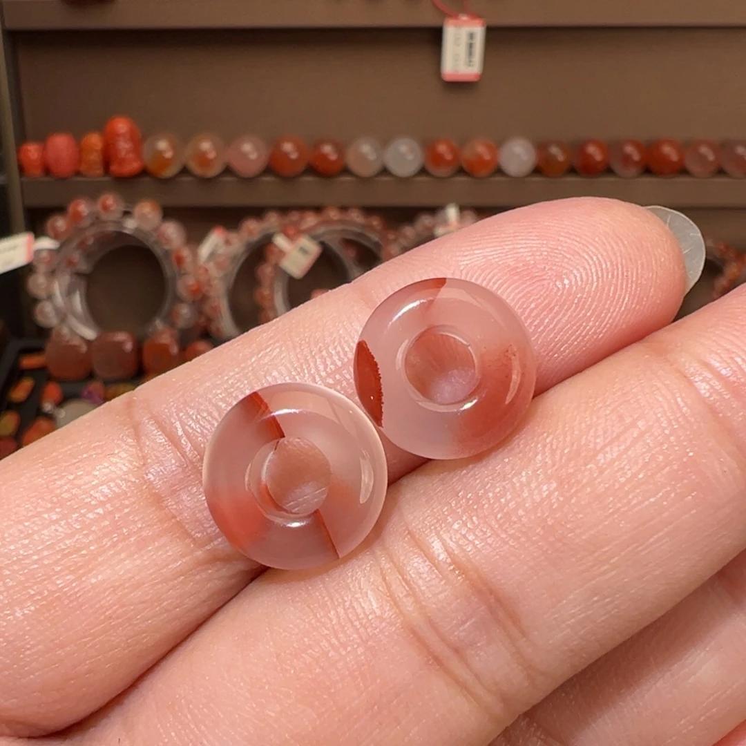 未镶嵌川料南红玛瑙外经卡12咪➕面包圈一对