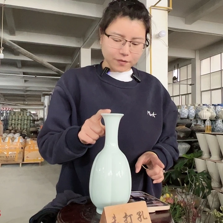 景德镇陶瓷花瓶工厂