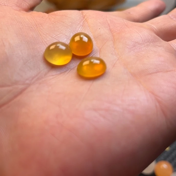 石英质玉颈饰未镶嵌